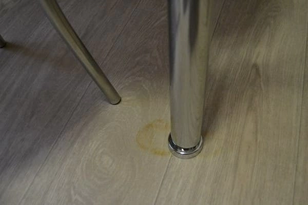 Пятно от резиновой накладки фото №2